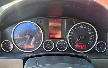 Volkswagen Touareg III, 2006 год, 685 000 рублей, 12 фотография