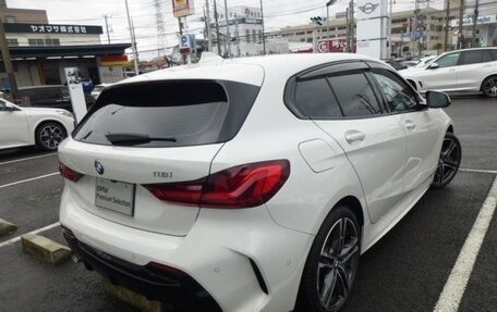 BMW 1 серия, 2021 год, 1 560 000 рублей, 4 фотография