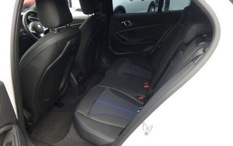 BMW 1 серия, 2021 год, 1 560 000 рублей, 11 фотография