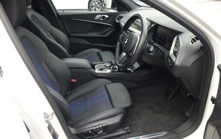 BMW 1 серия, 2021 год, 1 560 000 рублей, 8 фотография