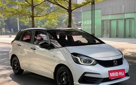 Honda Fit, 2022 год, 1 030 000 рублей, 2 фотография