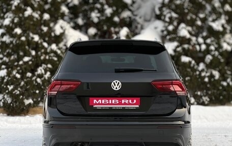 Volkswagen Tiguan II, 2018 год, 3 100 000 рублей, 13 фотография