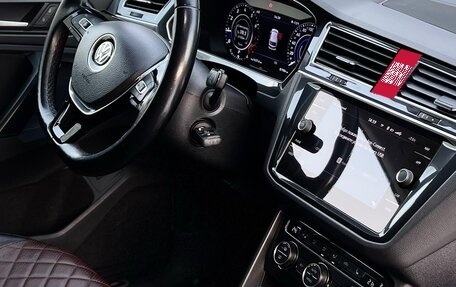 Volkswagen Tiguan II, 2018 год, 3 100 000 рублей, 32 фотография