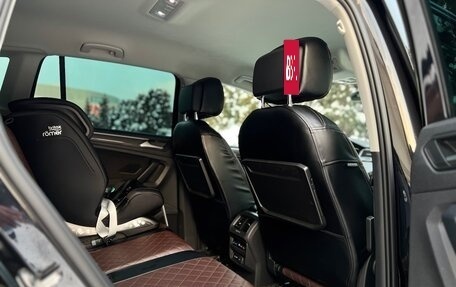 Volkswagen Tiguan II, 2018 год, 3 100 000 рублей, 34 фотография