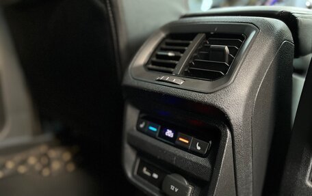 Volkswagen Tiguan II, 2018 год, 3 100 000 рублей, 36 фотография