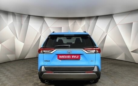 Toyota RAV4, 2020 год, 2 990 000 рублей, 8 фотография