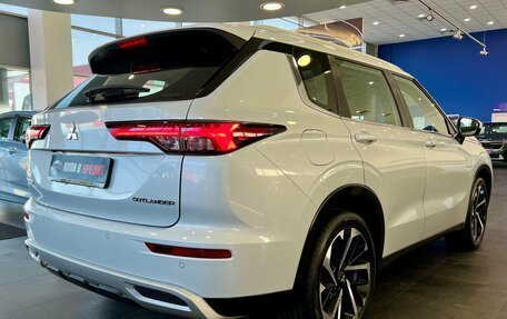 Mitsubishi Outlander, 2023 год, 3 850 000 рублей, 7 фотография