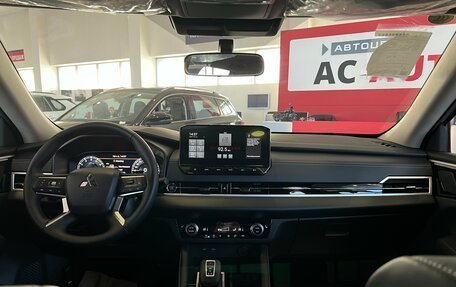 Mitsubishi Outlander, 2023 год, 3 850 000 рублей, 13 фотография