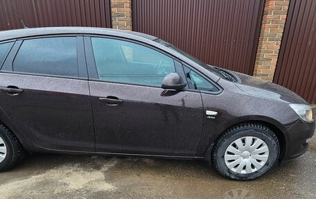 Opel Astra J, 2013 год, 870 000 рублей, 4 фотография