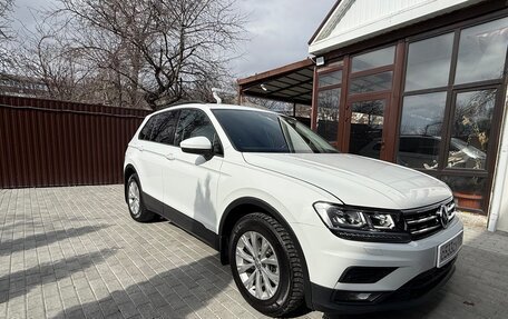Volkswagen Tiguan II, 2020 год, 2 550 000 рублей, 2 фотография