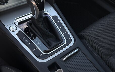 Volkswagen Passat B8 рестайлинг, 2019 год, 2 700 000 рублей, 19 фотография