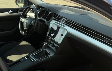 Volkswagen Passat B8 рестайлинг, 2019 год, 2 700 000 рублей, 25 фотография