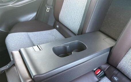 Toyota Yaris Cross, 2021 год, 1 320 000 рублей, 14 фотография