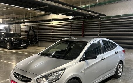 Hyundai Solaris II рестайлинг, 2012 год, 580 000 рублей, 1 фотография