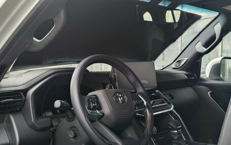 Toyota Land Cruiser, 2025 год, 18 500 000 рублей, 8 фотография