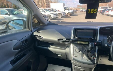 Toyota Wish II, 2010 год, 1 299 999 рублей, 17 фотография