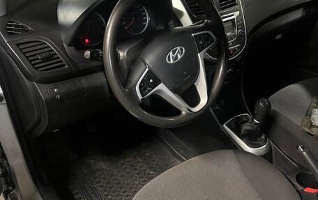 Hyundai Solaris II рестайлинг, 2012 год, 580 000 рублей, 5 фотография