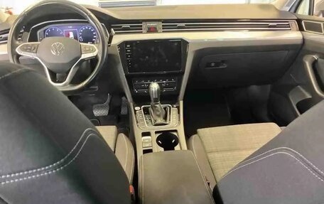 Volkswagen Passat B8 рестайлинг, 2021 год, 2 092 000 рублей, 10 фотография