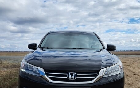 Honda Accord IX рестайлинг, 2013 год, 1 750 000 рублей, 1 фотография