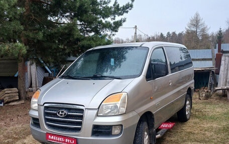 Hyundai H-1 II рестайлинг, 2006 год, 1 150 000 рублей, 1 фотография