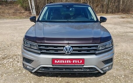 Volkswagen Tiguan II, 2019 год, 2 800 000 рублей, 1 фотография