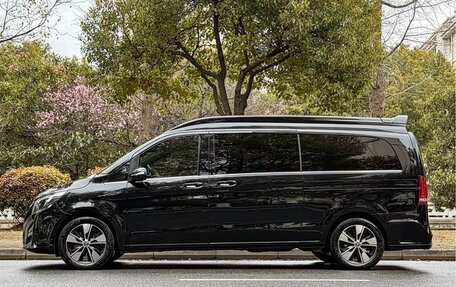 Mercedes-Benz V-Класс, 2023 год, 5 фотография