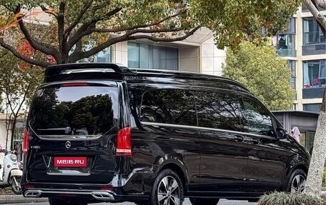 Mercedes-Benz V-Класс, 2023 год, 6 фотография