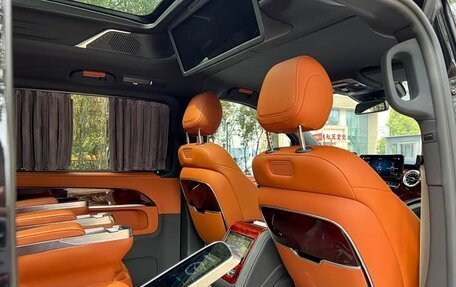 Mercedes-Benz V-Класс, 2023 год, 12 фотография