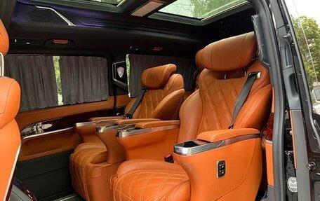 Mercedes-Benz V-Класс, 2023 год, 18 фотография