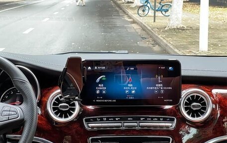 Mercedes-Benz V-Класс, 2023 год, 16 фотография