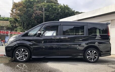 Honda Stepwgn IV, 2016 год, 1 550 000 рублей, 3 фотография