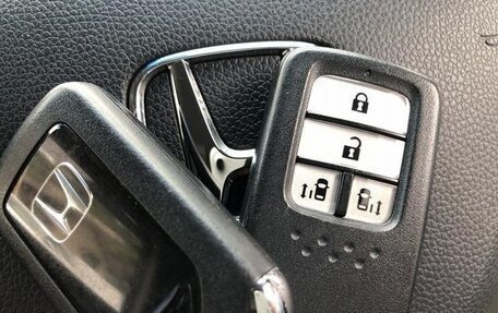 Honda Stepwgn IV, 2016 год, 1 550 000 рублей, 17 фотография