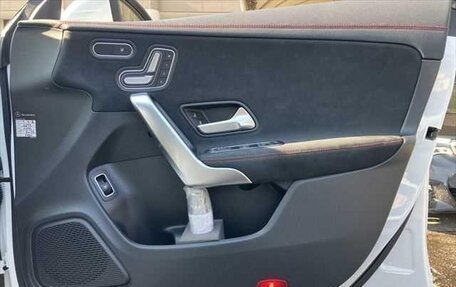 Mercedes-Benz CLA, 2022 год, 2 220 000 рублей, 24 фотография