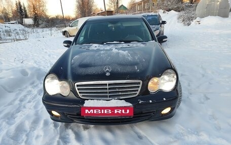 Mercedes-Benz C-Класс, 2005 год, 700 000 рублей, 2 фотография