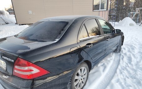 Mercedes-Benz C-Класс, 2005 год, 700 000 рублей, 4 фотография