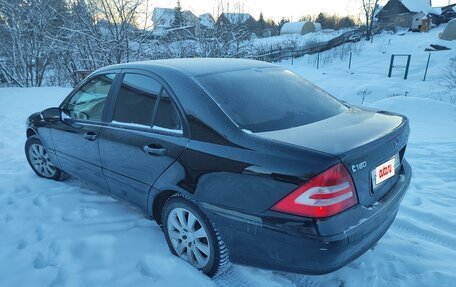 Mercedes-Benz C-Класс, 2005 год, 700 000 рублей, 6 фотография