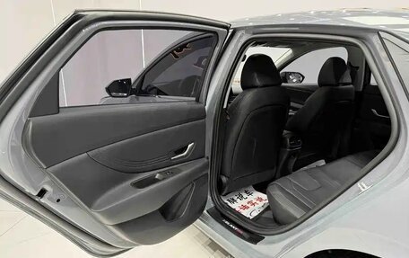 Hyundai Elantra, 2023 год, 1 530 000 рублей, 17 фотография
