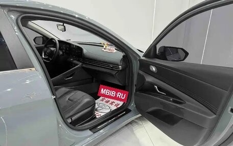 Hyundai Elantra, 2023 год, 1 530 000 рублей, 16 фотография