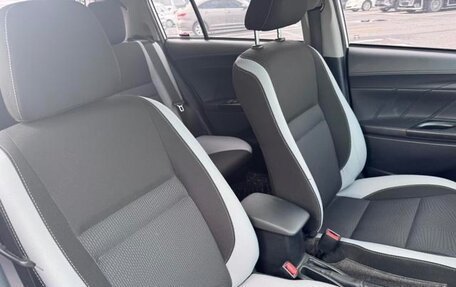 Toyota Yaris XP150 рестайлинг, 2022 год, 1 160 000 рублей, 14 фотография