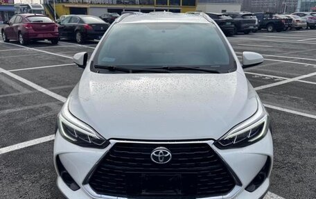 Toyota Yaris XP150 рестайлинг, 2022 год, 1 160 000 рублей, 2 фотография