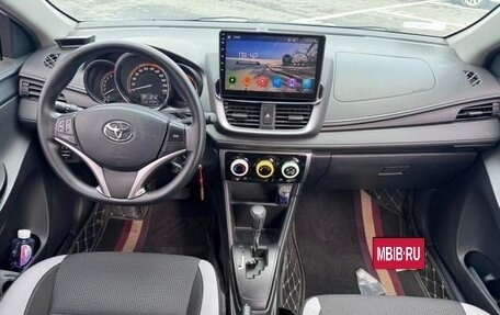 Toyota Yaris XP150 рестайлинг, 2022 год, 1 160 000 рублей, 10 фотография