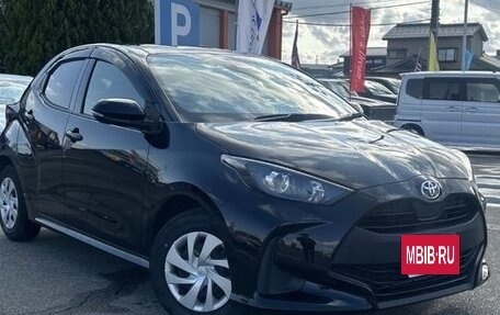 Toyota Yaris, 2022 год, 805 000 рублей, 2 фотография