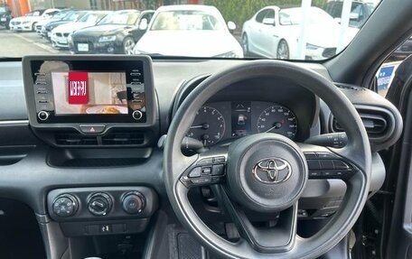 Toyota Yaris, 2022 год, 805 000 рублей, 11 фотография