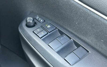 Toyota Yaris, 2022 год, 805 000 рублей, 18 фотография