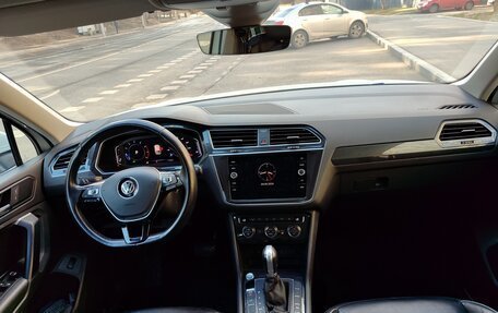 Volkswagen Tiguan II, 2018 год, 3 000 000 рублей, 11 фотография