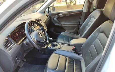 Volkswagen Tiguan II, 2018 год, 3 000 000 рублей, 10 фотография