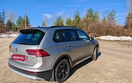 Volkswagen Tiguan II, 2019 год, 2 800 000 рублей, 3 фотография
