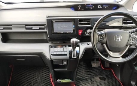 Honda Stepwgn IV, 2017 год, 1 650 000 рублей, 11 фотография