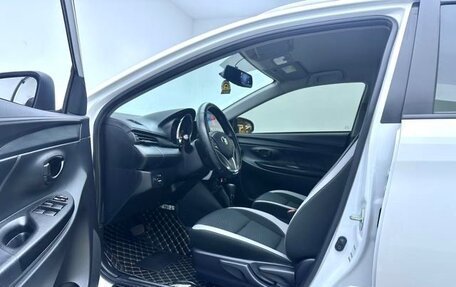 Toyota Yaris XP150 рестайлинг, 2022 год, 1 242 000 рублей, 9 фотография