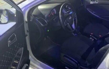 Hyundai Solaris II рестайлинг, 2016 год, 1 000 000 рублей, 5 фотография